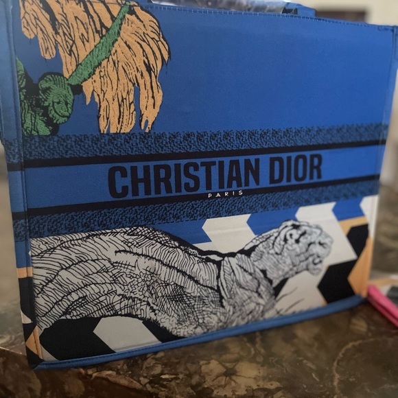 Used large blue purse. New size 9 slides and wallet. - Picture 11 of 11